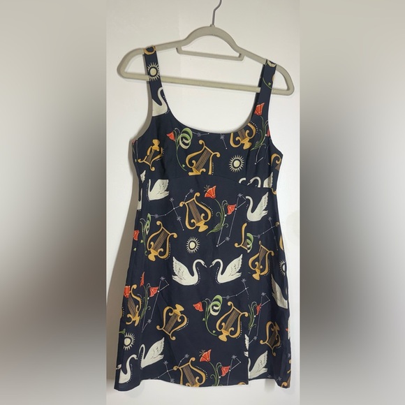 KITRI CONNIE CYGNUS AND LYRA PRINT MINI DRESS -
BLACK SWAN/LYRE - Picture 4 of 8